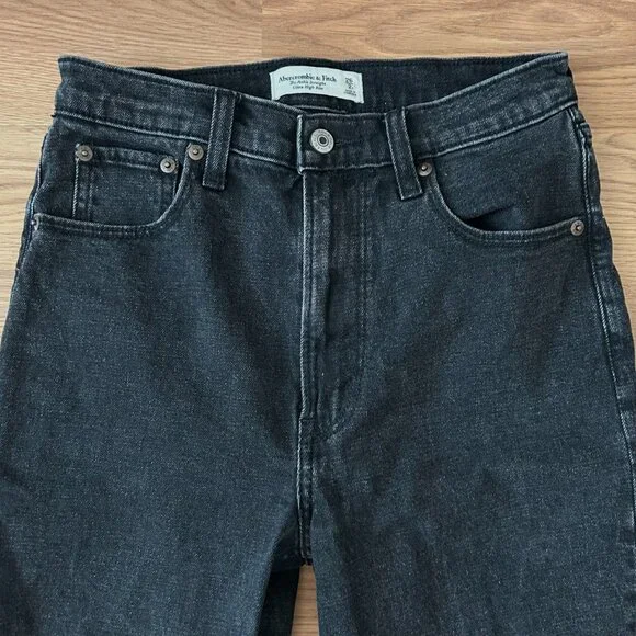 Abercrombie & Fitch Ultra High Rise Ankle Straight Jeans in Washed Black Size 2 - Picture 6 of 13